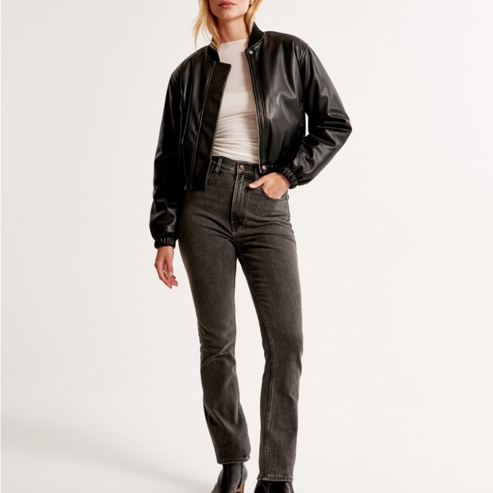 Abercrombie & Fitch High Rise Straight Jeans in Washed Black